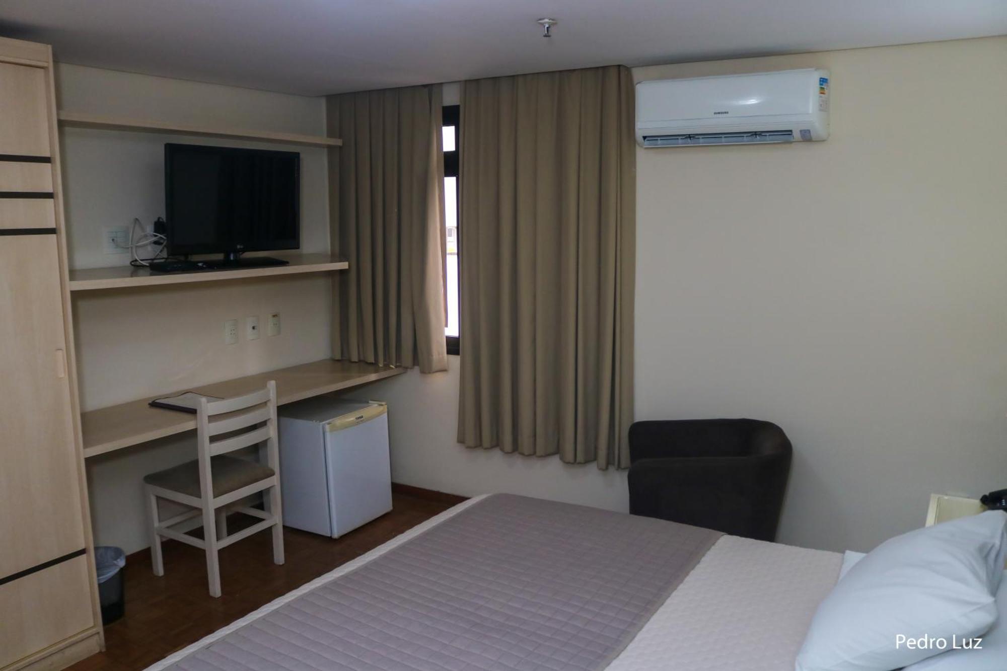 River Park Hotel 雷森迪 外观 照片